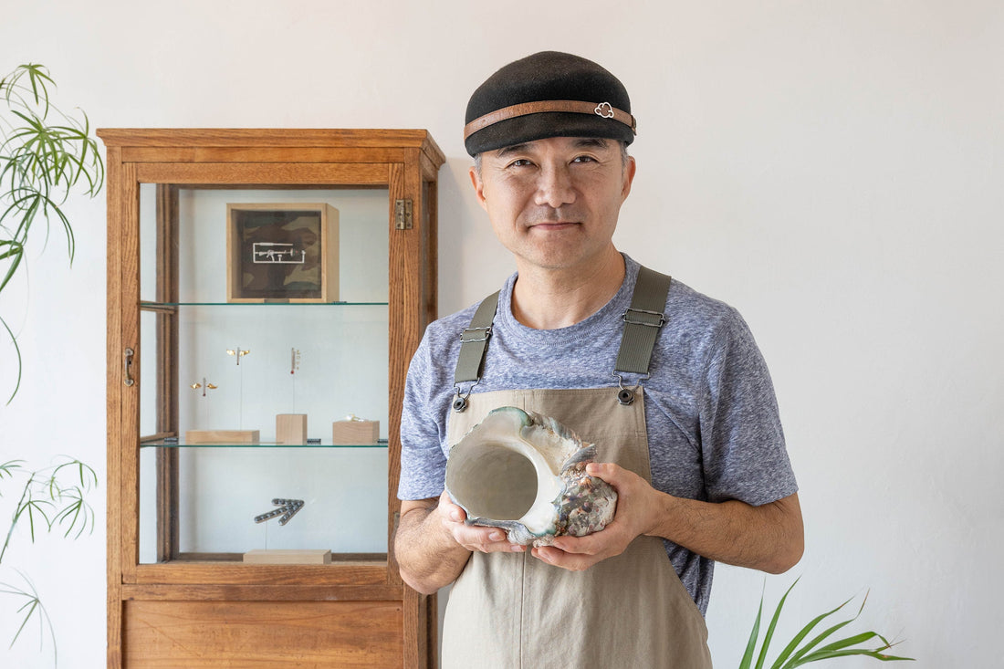 貝と対話しながら形を探す。Journey・田中吾佐人さんの工房を訪ねて